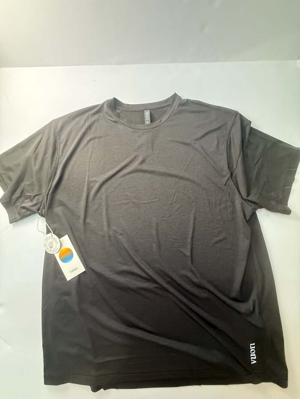 Vuori Strato Tech Tee Size XL Charcoal Heather Athletic T-Shirt